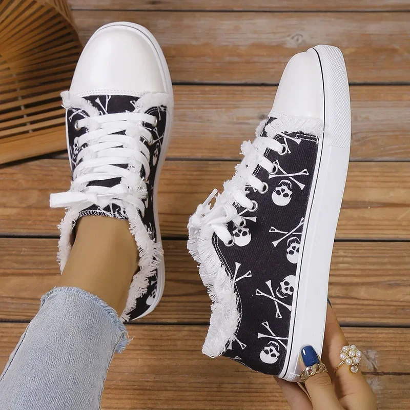 Women's Skull Bat Pattern Vulcanized Shoes Shoes Flat Shoes Fashion Lace Up Sneakers Female Casual Breathable Canvas Shoe 2024
Women's Skull Bat Pattern Vulcanized Shoes Shoes Flat Shoes Fashion Lace Up Sneakers Female Casual Breathable Canvas Shoe 2024