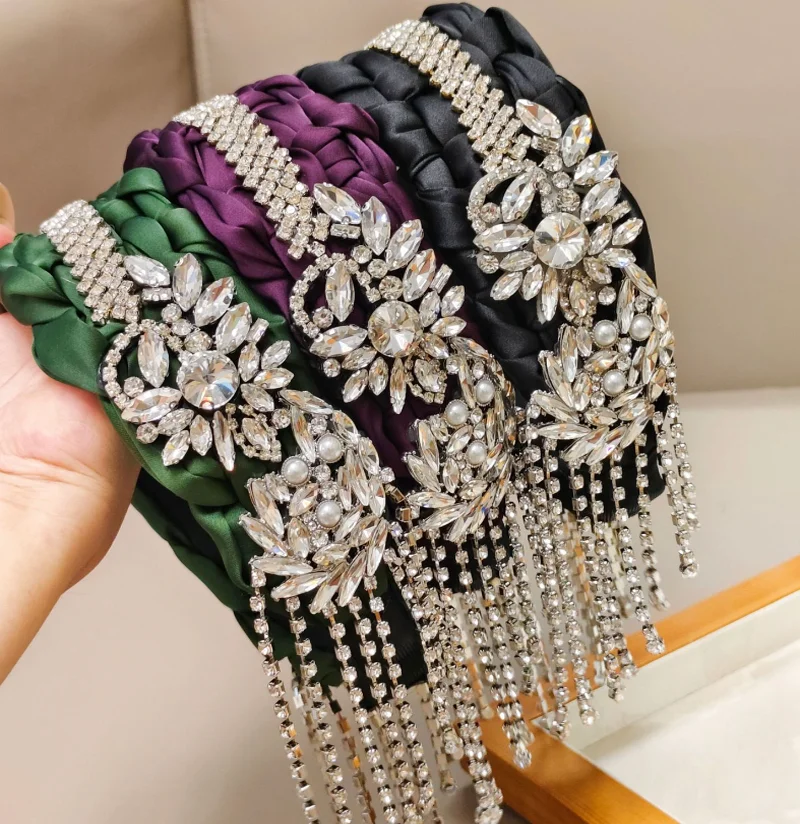 Exquisite Twists Braided Hairband with Diamond Tassel Pressed Hair Wide Edge Headband Accessories Women Party Diamond inlaid hai
Exquisite Twists Braided Hairband with Diamond Tassel Pressed Hair Wide Edge Headband Accessories Women Party Diamond inlaid hai