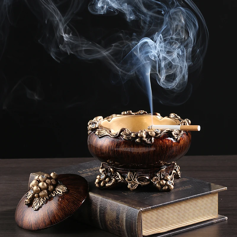 Ashtray with Lid Men's Home American Vintage Upscale Decorations Living Room Office Tea Table Creative Ornaments
Ashtray with Lid Men's Home American Vintage Upscale Decorations Living Room Office Tea Table Creative Ornaments