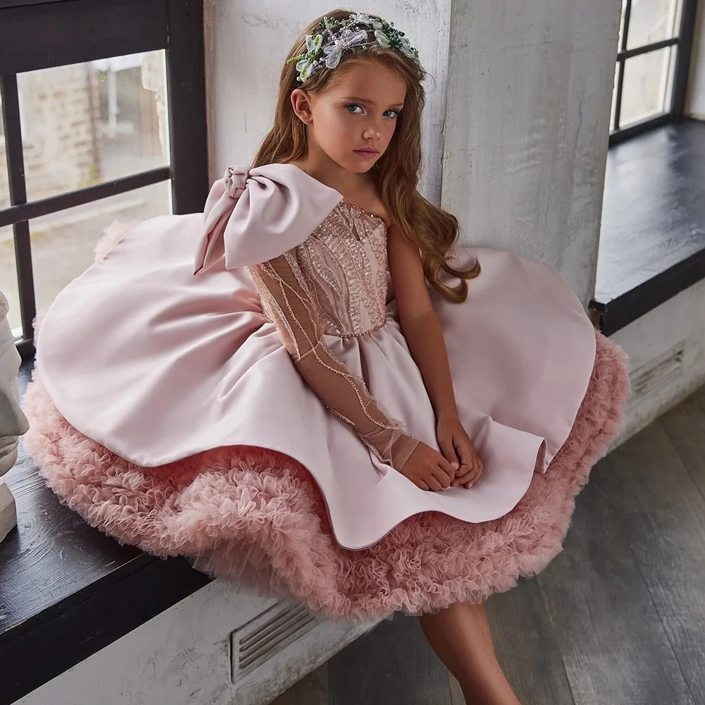 Pink Cute Flower Girl Dresses One Shoulder Sequins A-Line Puffy Ruffles Kids Beauty First Communion Wedding Occasions Ball Gowns
Pink Cute Flower Girl Dresses One Shoulder Sequins A-Line Puffy Ruffles Kids Beauty First Communion Wedding Occasions Ball Gowns