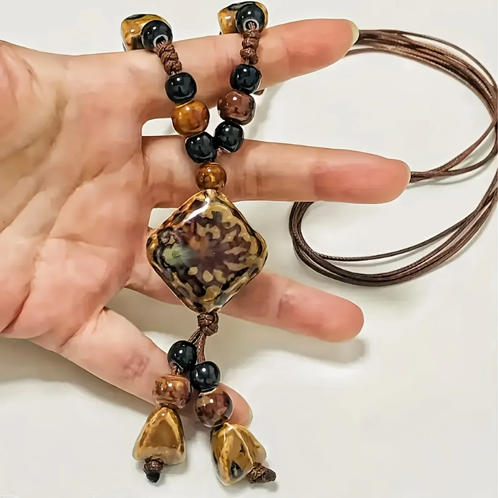 Versatile Vintage Artistic Ceramic Necklace for Women, Bohemian Long Geometric Sweater Chain, Simple And Elegant Accessory.
Versatile Vintage Artistic Ceramic Necklace for Women, Bohemian Long Geometric Sweater Chain, Simple And Elegant Accessory.
