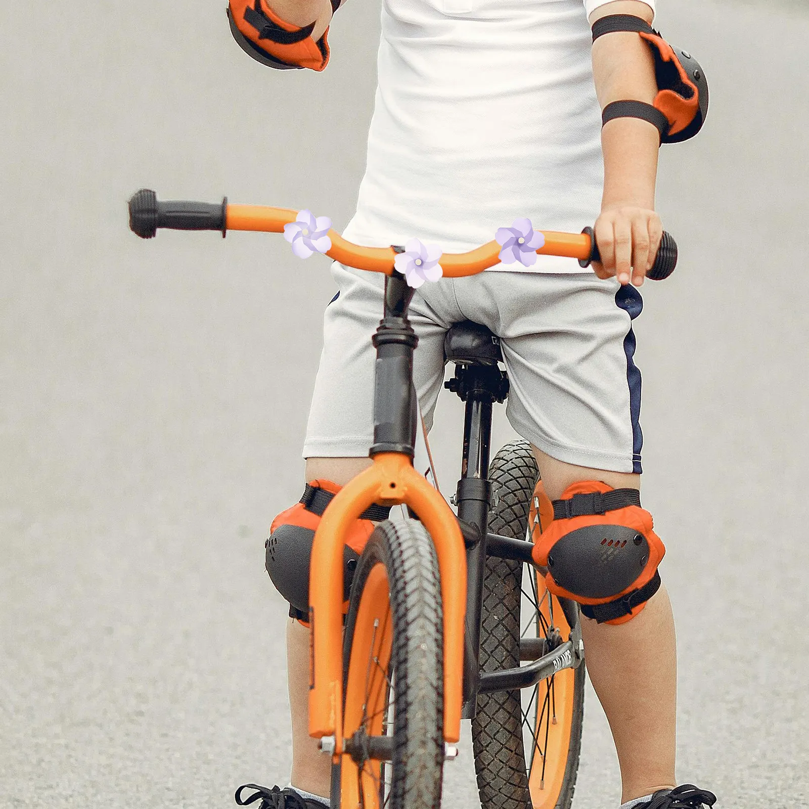 3Pcs Bicycle Windmill Decoration Magnetic Detachable Cherry Blossom Handlebar Pinwheel Rotating Windmill Bike Ornament Road
3Pcs Bicycle Windmill Decoration Magnetic Detachable Cherry Blossom Handlebar Pinwheel Rotating Windmill Bike Ornament Road