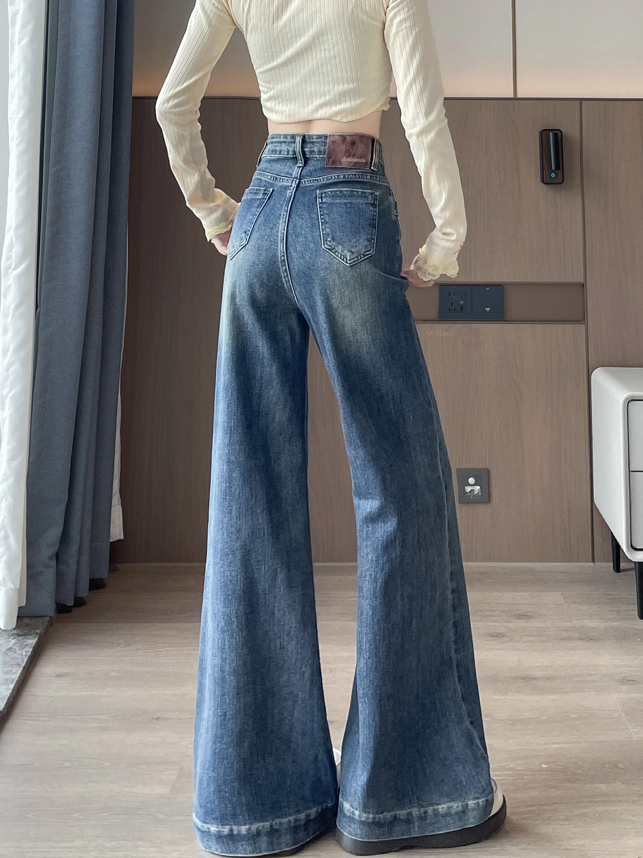 Синие джинсы-клеш с высокой талией для женщин, весна-осень, новинка, комфортная посадка, прямые штанины, длина до щиколотки
Синие джинсы-клеш с высокой талией для женщин, весна-осень, новинка, комфортная посадка, прямые штанины, длина до щиколотки