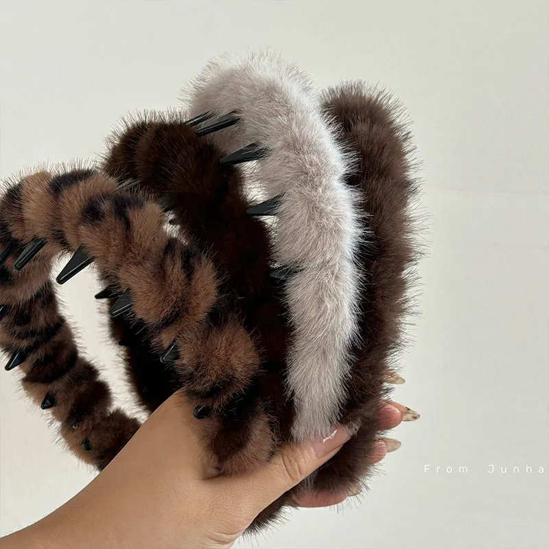 Vintage Leopard Print Plush Teeth Hairband for Women Sweet Hair Ornament Headband Hair Band Head Band Fashion Hair Accessories
Vintage Leopard Print Plush Teeth Hairband for Women Sweet Hair Ornament Headband Hair Band Head Band Fashion Hair Accessories