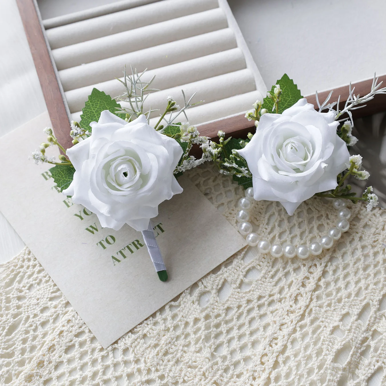 2Pcs White Rose Design Bohemian Style Boutonniere And Wrist Corsage, Elegant Floral Lapel Pin For Weddings And Parties
2Pcs White Rose Design Bohemian Style Boutonniere And Wrist Corsage, Elegant Floral Lapel Pin For Weddings And Parties
