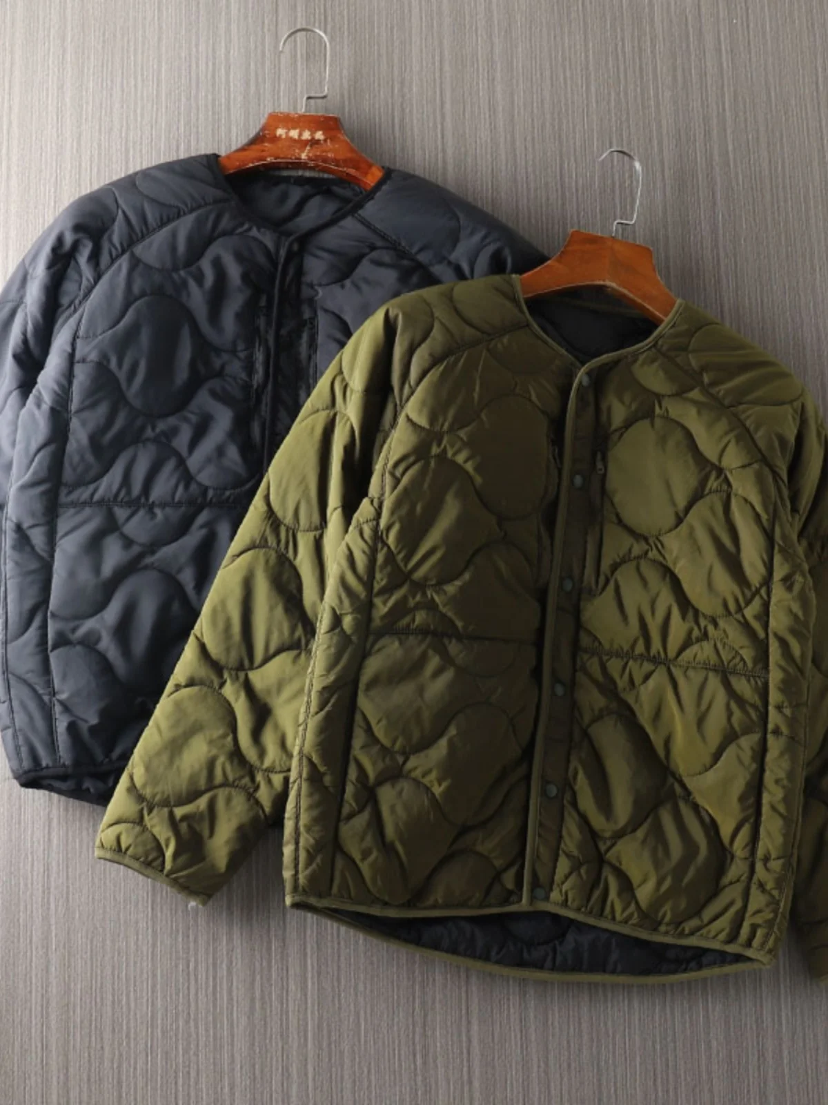 Мужская универсальная хлопковая куртка Sli однотонного цвета, модная, многослойная, осенне-зимняя, теплая, с коротким рукавом, на пуговицах
Мужская универсальная хлопковая куртка Sli однотонного цвета, модная, многослойная, осенне-зимняя, теплая, с коротким рукавом, на пуговицах