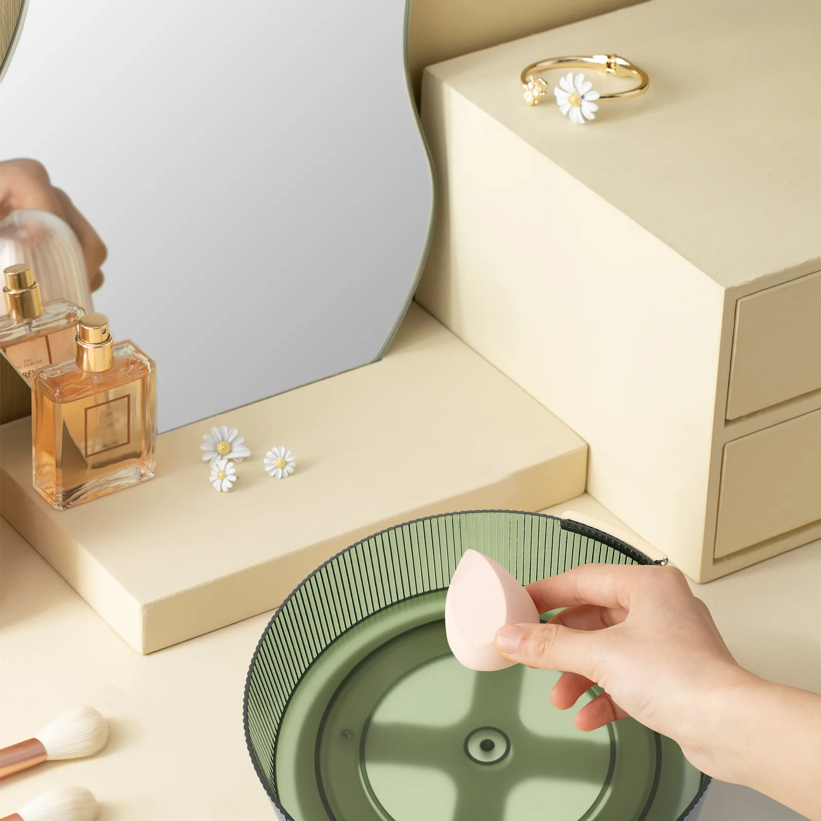 Rotating Turntable Organizer Cabinet Rotating Spice Jar Rack Desktop Tray Large Capacity Non Slip Home Storage
Rotating Turntable Organizer Cabinet Rotating Spice Jar Rack Desktop Tray Large Capacity Non Slip Home Storage