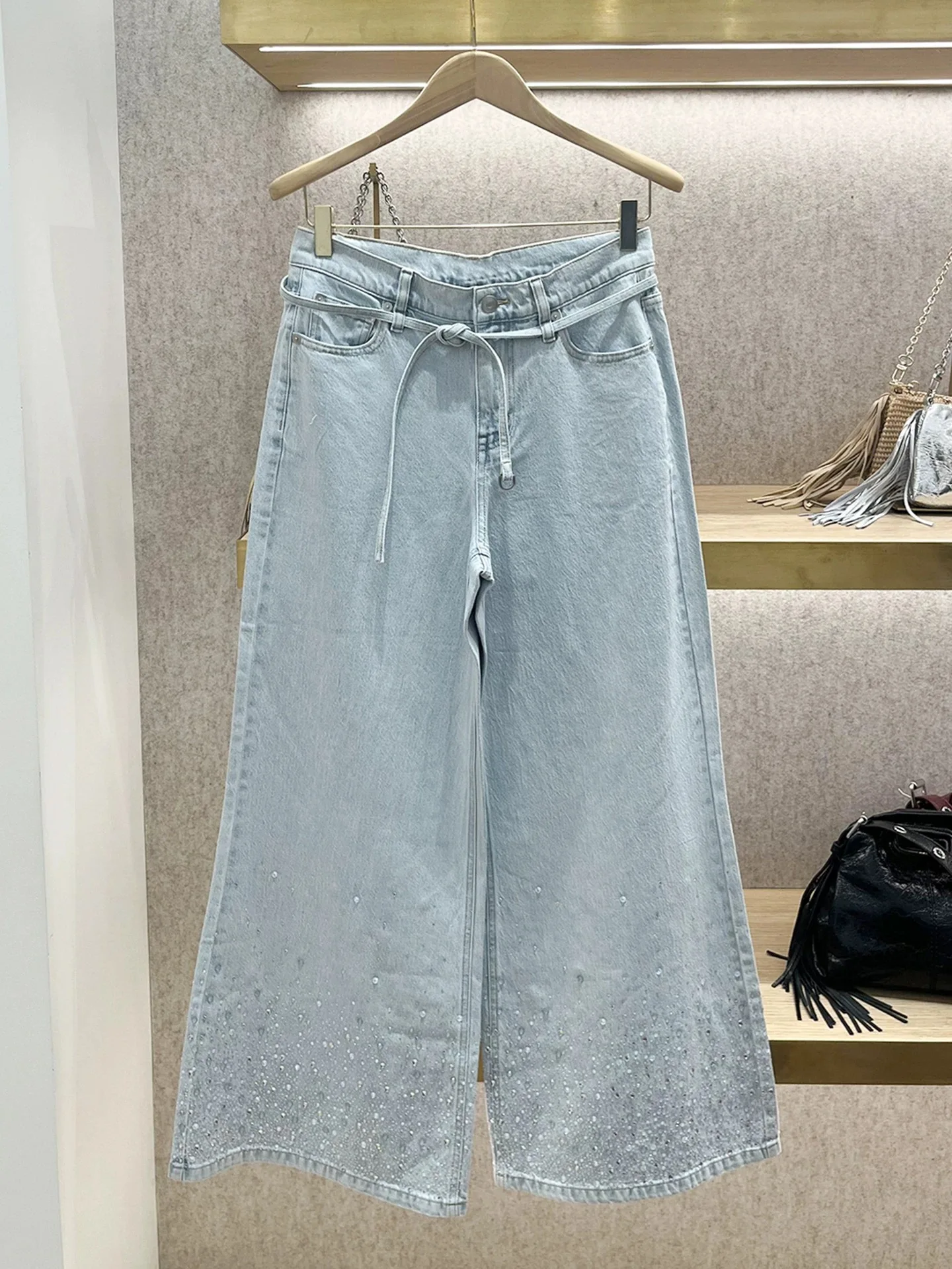 Spring Summer New Style Lightweight Washed Denim High Waist Wide Leg Pants Belted Drill Trim Cotton Stretch Denim Jeans
Spring Summer New Style Lightweight Washed Denim High Waist Wide Leg Pants Belted Drill Trim Cotton Stretch Denim Jeans