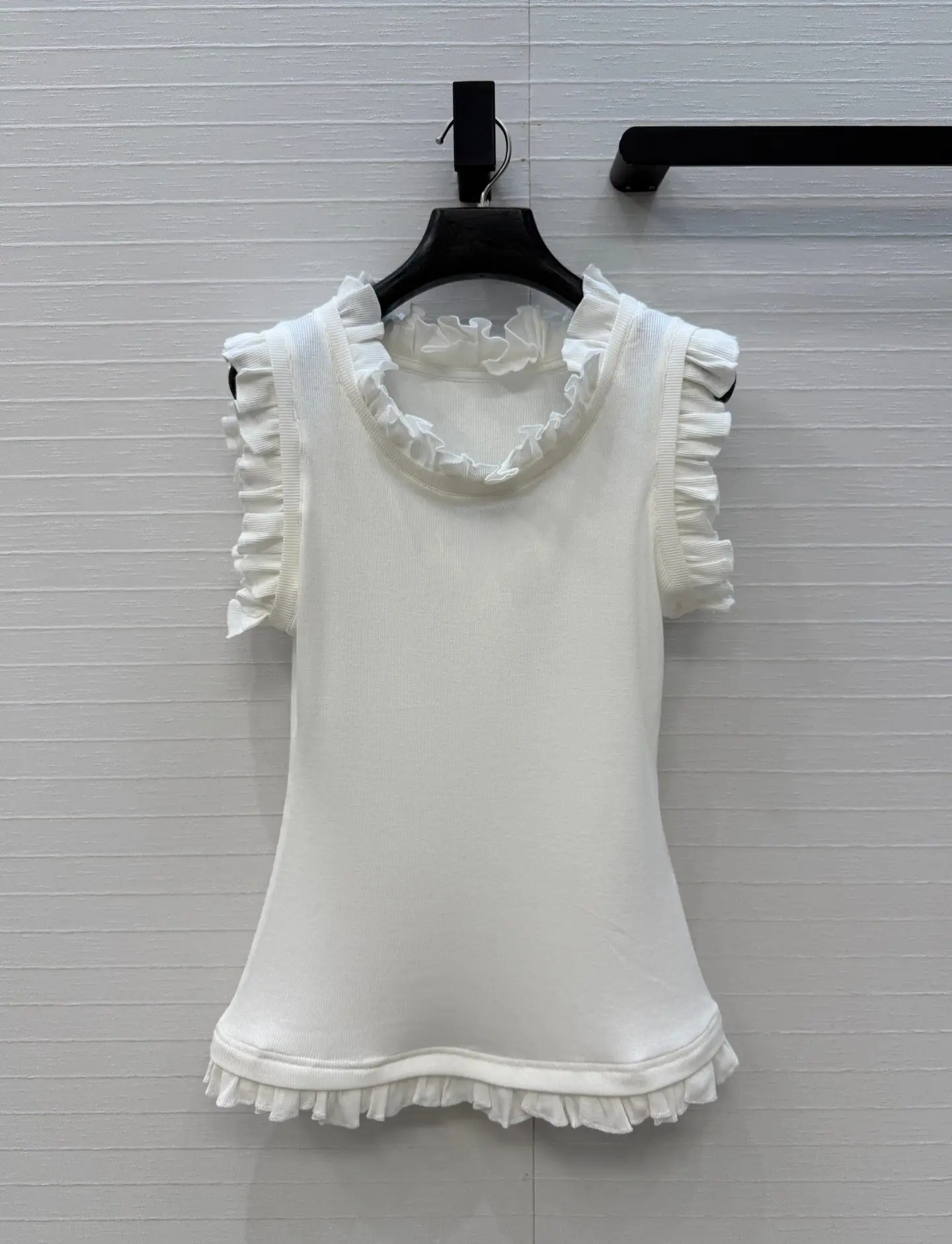 Summer U-neck Ribbed Tank Top for Women Slim Fit Elastic Fashionable Sleeveless Mushroom Edge Bottom Shirt
Summer U-neck Ribbed Tank Top for Women Slim Fit Elastic Fashionable Sleeveless Mushroom Edge Bottom Shirt