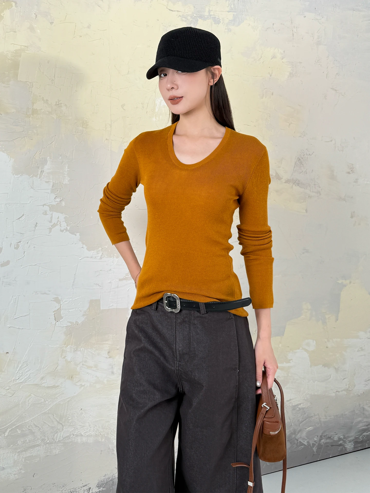 Облегающая трикотажная кофта с длинным рукавом и U-образным вырезом, мягкая, дышащая, для повседневной носки, женская, осенняя новинка
Облегающая трикотажная кофта с длинным рукавом и U-образным вырезом, мягкая, дышащая, для повседневной носки, женская, осенняя новинка