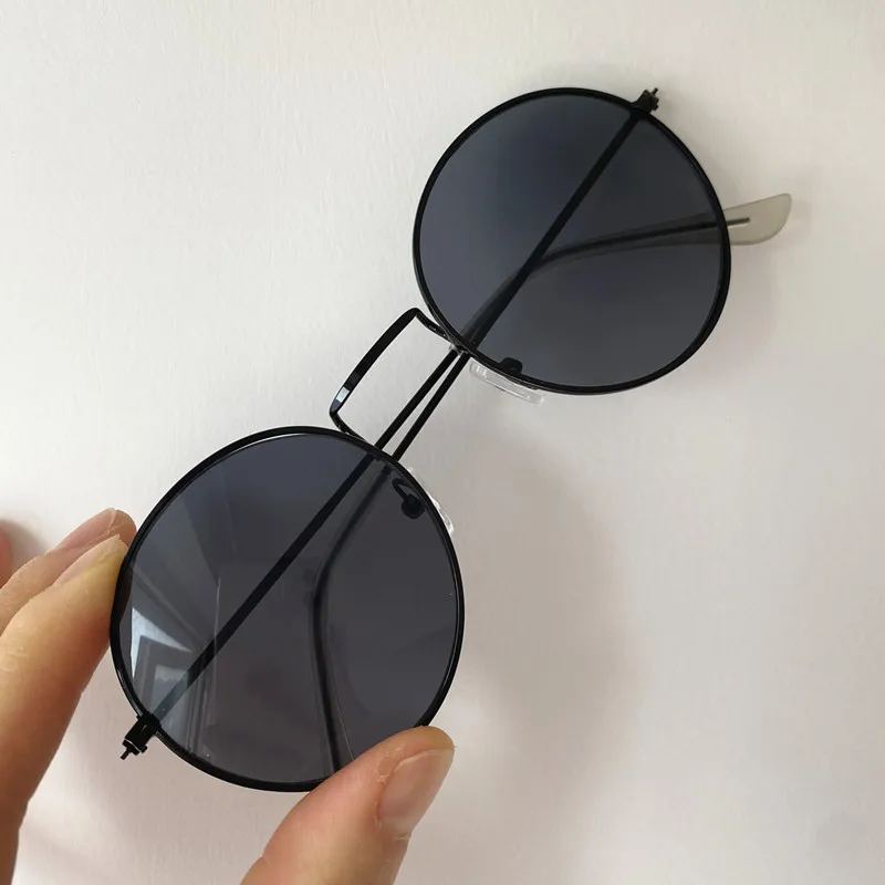 NEW Sun Glasses Unisex Simplity Adumbral Anti-UV Spectacles Retro Eyeglasses Black Color Ornamental Retro Sunglasses
NEW Sun Glasses Unisex Simplity Adumbral Anti-UV Spectacles Retro Eyeglasses Black Color Ornamental Retro Sunglasses
