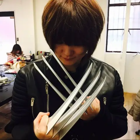 2Pcs/lot Cosplay 26cm Simulation X MAN Wolverine Claws X-men weapons Costume Fancy Dress party Anime stage show props kids gift