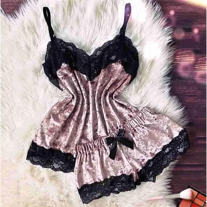 Cute Cami Top And Shorts Nightwear Pijama Mujer Polyester Fabric V-Neck Sleeveless Casual Home Clothes for Women
Cute Cami Top And Shorts Nightwear Pijama Mujer Polyester Fabric V-Neck Sleeveless Casual Home Clothes for Women