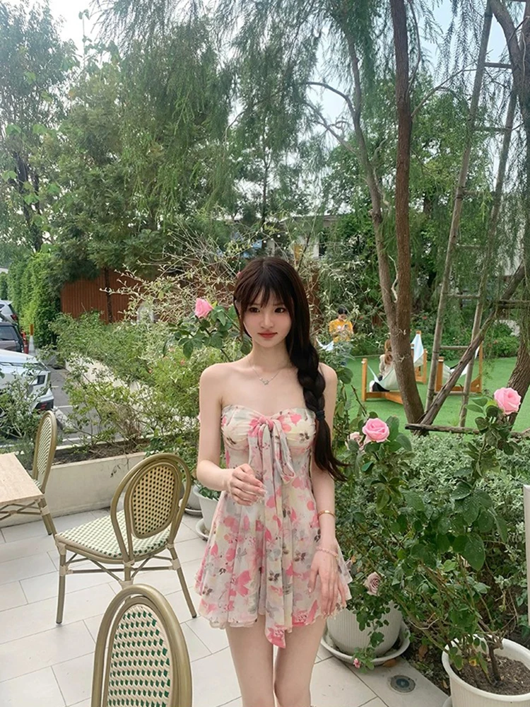 Summer New Women Suspender Dress 2024 Sleeveless Floral Print Slim Dresses Fashion Seaside Vacation Style Short Skirt
Summer New Women Suspender Dress 2024 Sleeveless Floral Print Slim Dresses Fashion Seaside Vacation Style Short Skirt