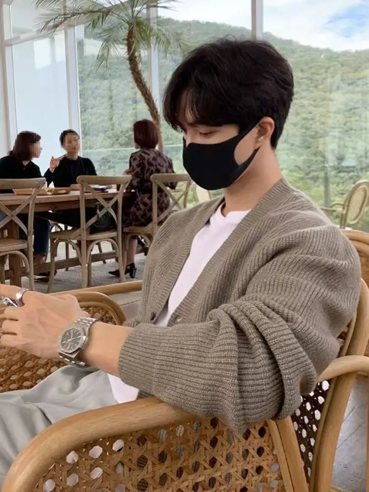 Khaki V-Ne Knitted Open Cardigan Men's Autumn Winter Korean Sle Casual Loose Maturi Pure Color Sweater Jaet
Khaki V-Ne Knitted Open Cardigan Men's Autumn Winter Korean Sle Casual Loose Maturi Pure Color Sweater Jaet