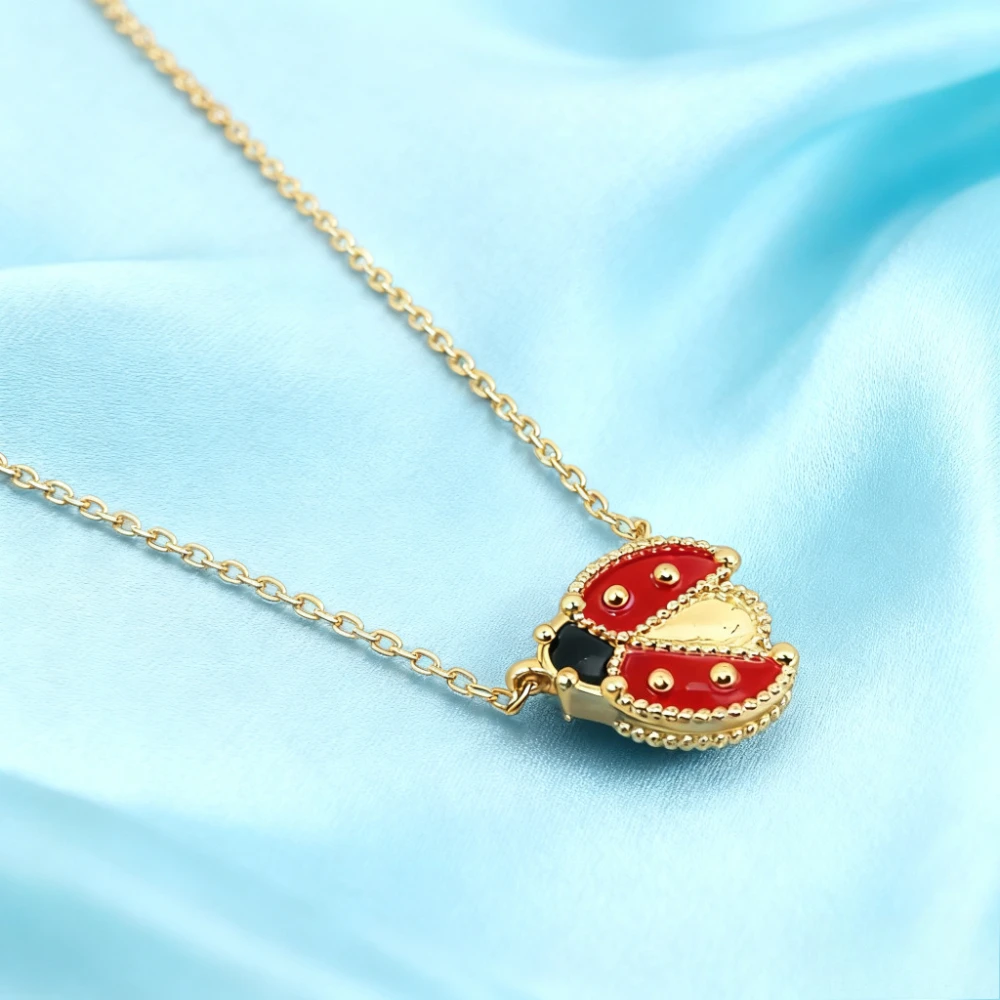 Модные ювелирные изделия, высококачественное ожерелье-бабочка Lucky Spring с открытым воздухом, активное и активное на тело и план очень красиво.
Модные ювелирные изделия, высококачественное ожерелье-бабочка Lucky Spring с открытым воздухом, активное и активное на тело и план очень красиво.