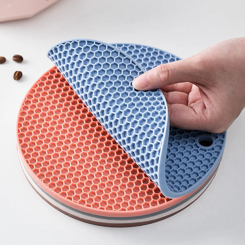 3pcs Silicone Honeycomb Heat Insulation Pad Circular Waterproof Pad Heat Insulation Anti Slip Placemats Kitchen Accessories
3pcs Silicone Honeycomb Heat Insulation Pad Circular Waterproof Pad Heat Insulation Anti Slip Placemats Kitchen Accessories