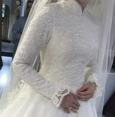 Customized Arabic Muslim Wedding Dresses Princess High Neck Long Sleeves Lace Appliques Bridal Dresses Robe De Mariage
Customized Arabic Muslim Wedding Dresses Princess High Neck Long Sleeves Lace Appliques Bridal Dresses Robe De Mariage