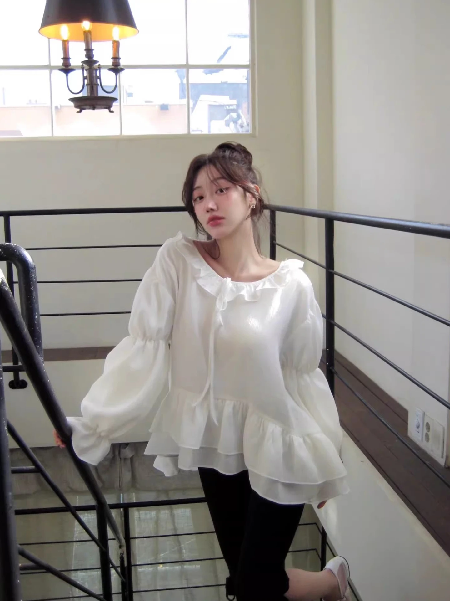 Liangliang Home Gentle Wind Layered Lace Hem irt Women's Spring New round Ne Doll irt Blouse Loose Fit Long Sve
Liangliang Home Gentle Wind Layered Lace Hem irt Women's Spring New round Ne Doll irt Blouse Loose Fit Long Sve