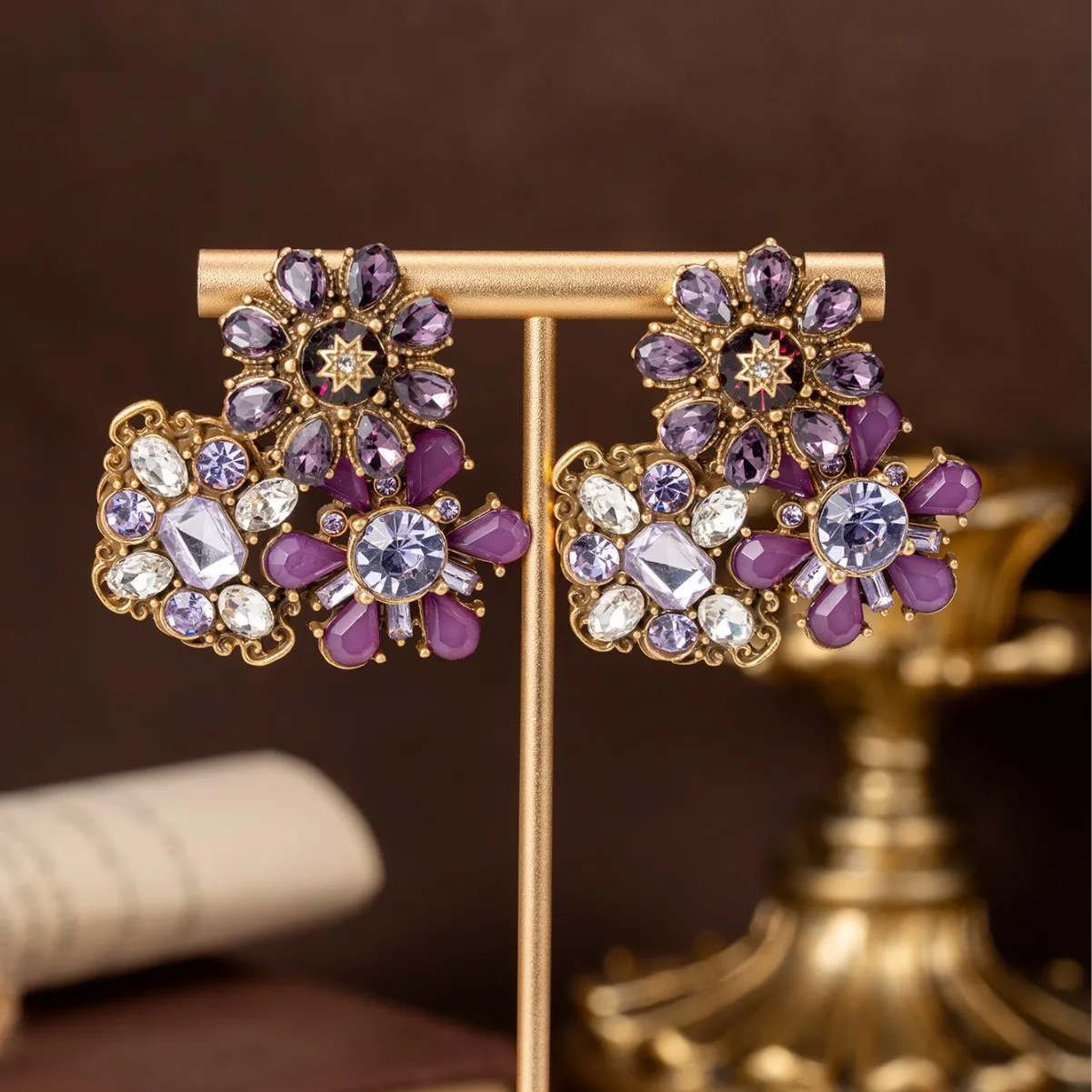Medieval Vintage Purple Encrusted Flower Earrings, Light Luxury Temperament, Versatile Palace Style, Medieval Earrings for Women
Medieval Vintage Purple Encrusted Flower Earrings, Light Luxury Temperament, Versatile Palace Style, Medieval Earrings for Women