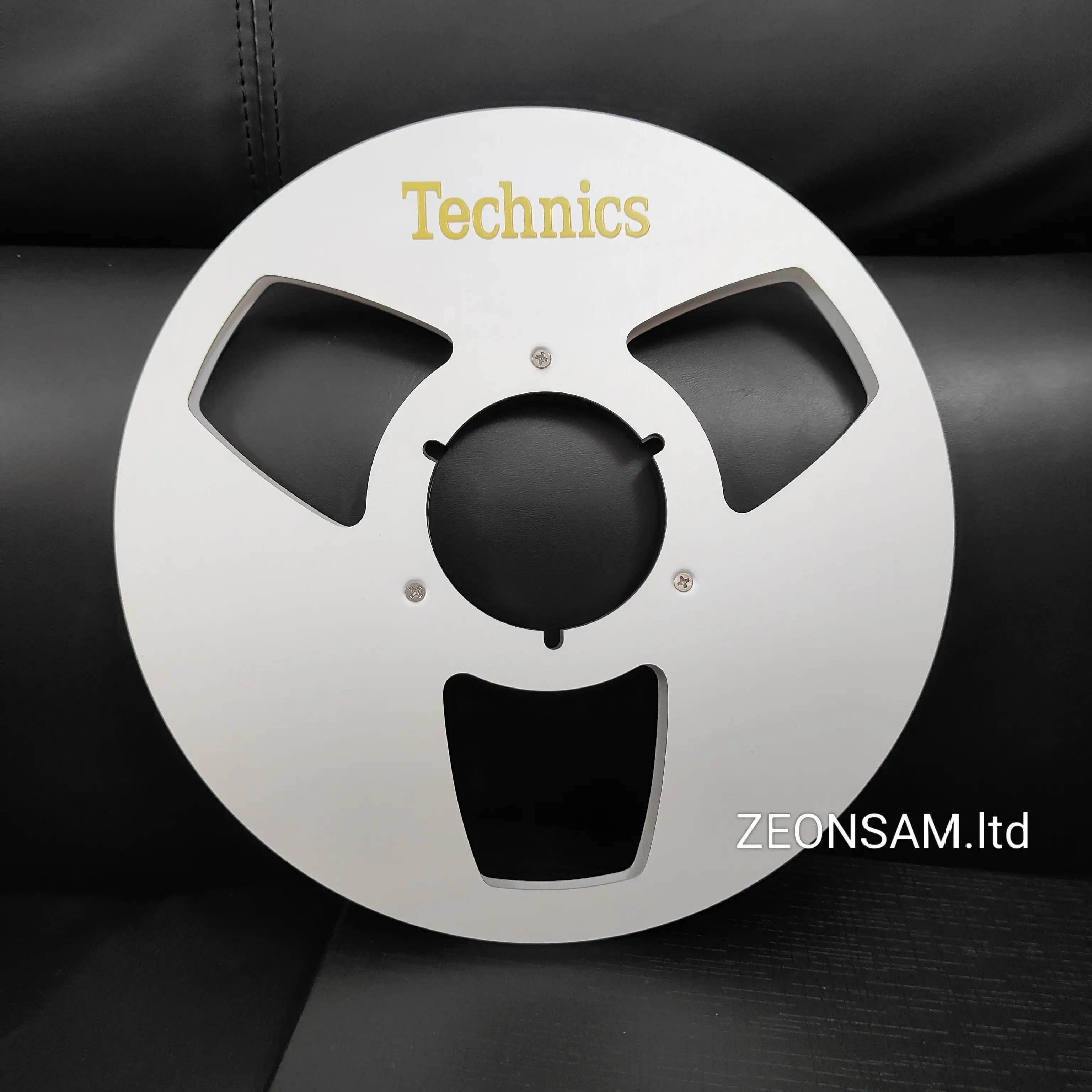 Пустые алюминиевые катушки TECHNICS 10 дюймов x ¼ дюйма для магнитофонов (для намотки ленты)
Пустые алюминиевые катушки TECHNICS 10 дюймов x ¼ дюйма для магнитофонов (для намотки ленты)