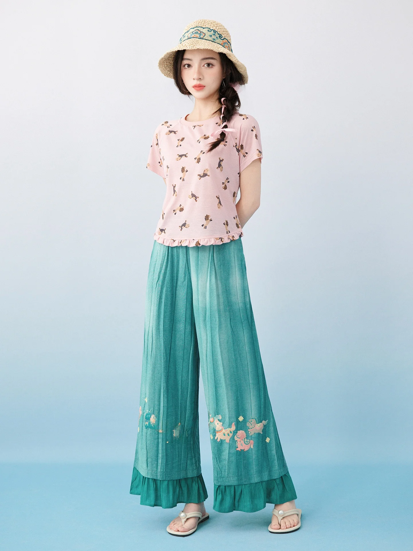 Loose Straight Leg Casual Pants Original Ethnic Embroidery Summer Ladies Fashion Natural Waist Regenerated Cellulose Fiber
Loose Straight Leg Casual Pants Original Ethnic Embroidery Summer Ladies Fashion Natural Waist Regenerated Cellulose Fiber