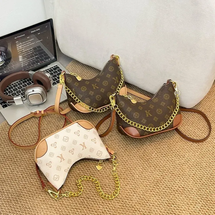 Elegant Letter Logo Original Diaper Bag Luxury Crossbody Handbag For Women Fashionable Textured Tote Bag
Elegant Letter Logo Original Diaper Bag Luxury Crossbody Handbag For Women Fashionable Textured Tote Bag