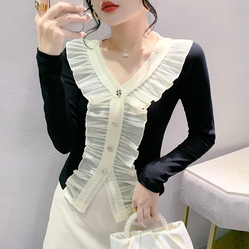 2024 New Spring Fall Vintage Draped Clothes T-Shirt Chic Sexy V-Neck Button Patchwork Ruffles Women Tops Long Sleeve Tees 41004
2024 New Spring Fall Vintage Draped Clothes T-Shirt Chic Sexy V-Neck Button Patchwork Ruffles Women Tops Long Sleeve Tees 41004