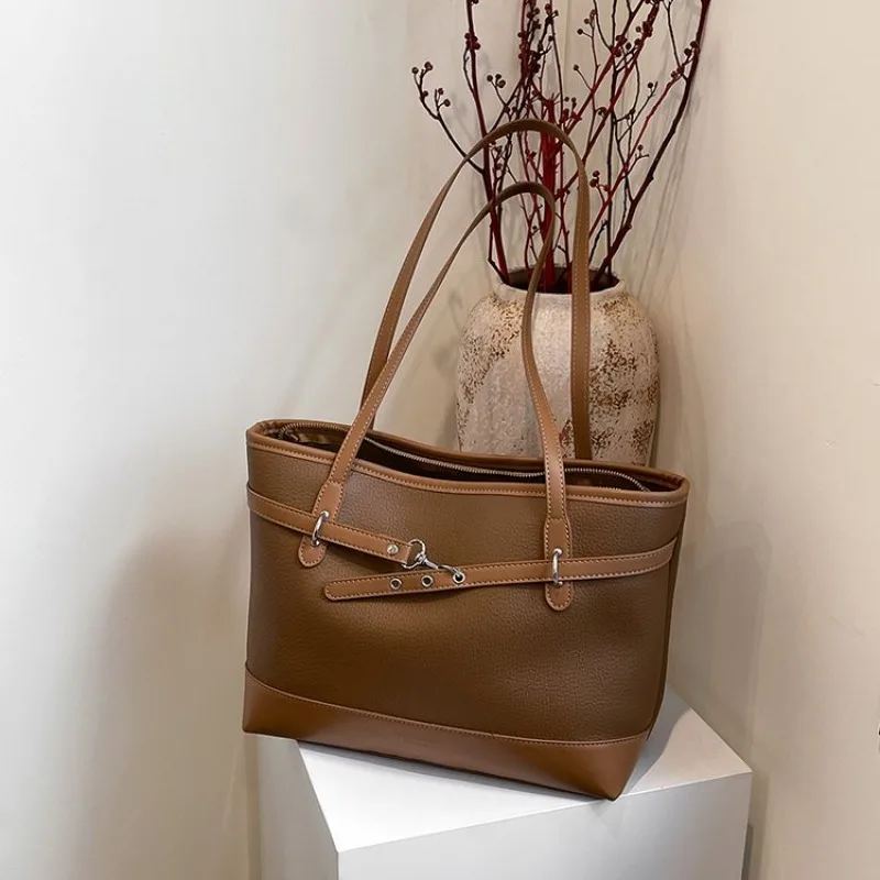 Luxury Tote Messenger Purse Shopper Solid Color Commuter Elegant Leather Diaper Bag For Women Large Capacity Go-To Bag
Luxury Tote Messenger Purse Shopper Solid Color Commuter Elegant Leather Diaper Bag For Women Large Capacity Go-To Bag