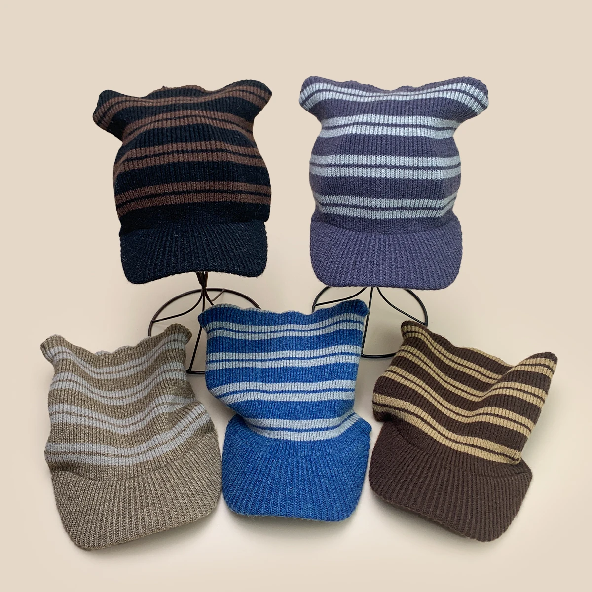 Retro Stripes Cat Ears Knitted Hats New Women Korean Color Block Warm Baseball Caps Personal Fashion Cute Versatile ins Beanies
Retro Stripes Cat Ears Knitted Hats New Women Korean Color Block Warm Baseball Caps Personal Fashion Cute Versatile ins Beanies