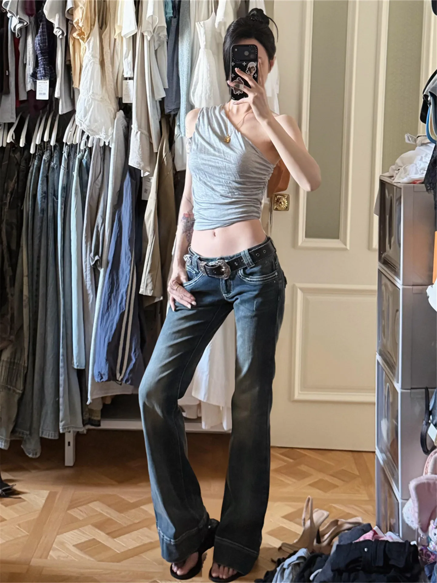 Retro Washed Bell Bottom Jeans Women's Summer Slimming High Waist Long Length Fashionable Versatile Distressed Floor Length
Retro Washed Bell Bottom Jeans Women's Summer Slimming High Waist Long Length Fashionable Versatile Distressed Floor Length