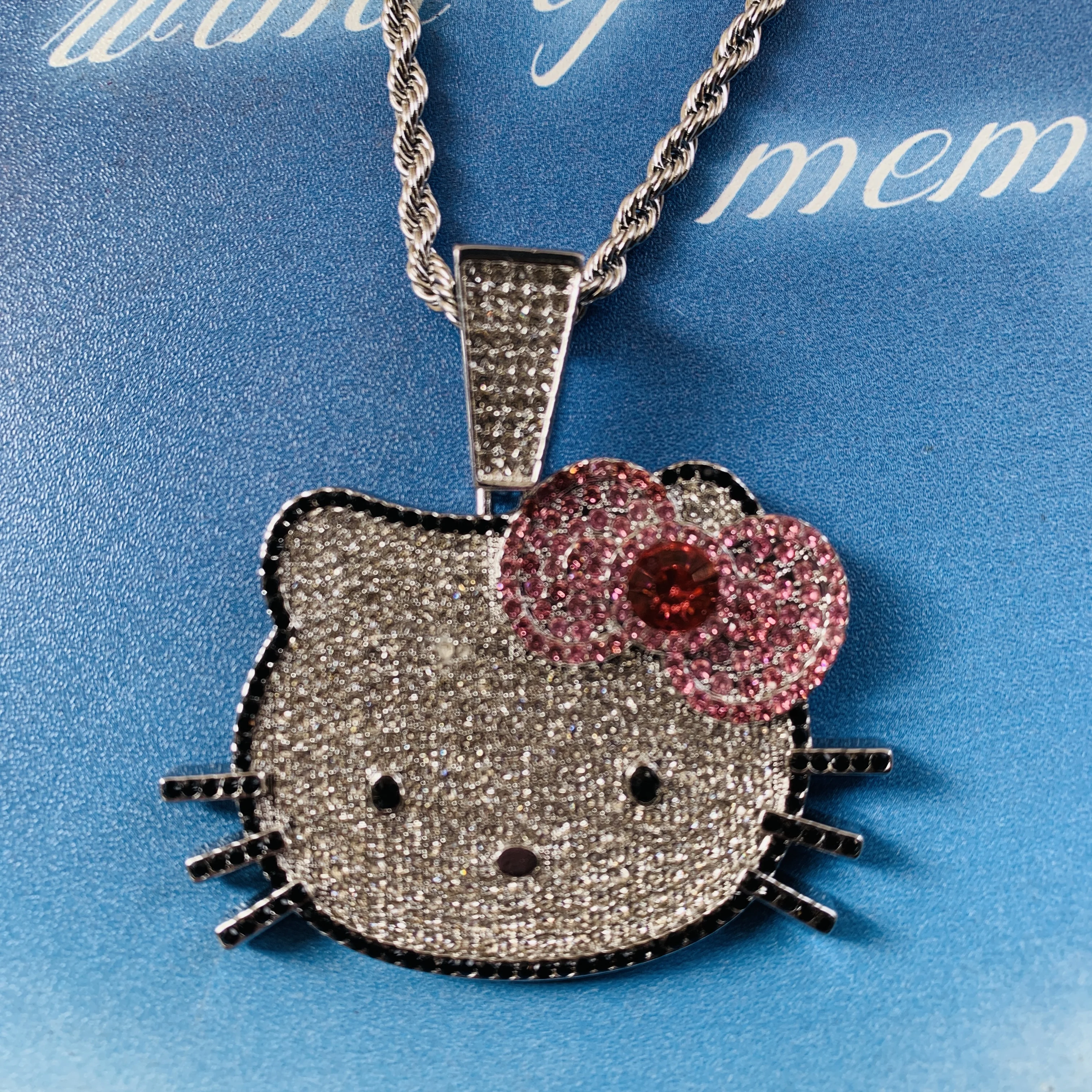 Kawaii Hello Kitty Diamond Pendant Necklace Cuban Chain Unisex Fashion Jewelry Birthday Gift Anime Sanrio Cat Pendant
Kawaii Hello Kitty Diamond Pendant Necklace Cuban Chain Unisex Fashion Jewelry Birthday Gift Anime Sanrio Cat Pendant