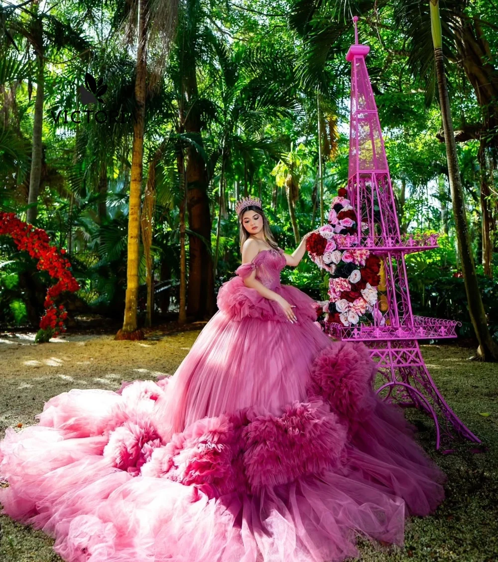 Amazed Pink Princess 15 Quinceanera Dresses 2025 Luxury Beaded ruffles Ball Gown Off Shoulder Bow Graduation Gown Customized
Amazed Pink Princess 15 Quinceanera Dresses 2025 Luxury Beaded ruffles Ball Gown Off Shoulder Bow Graduation Gown Customized