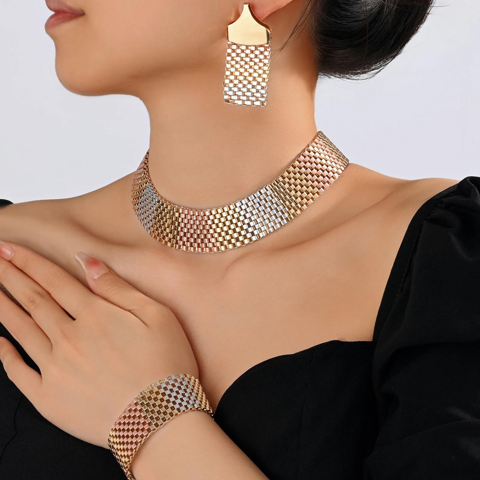 Sales Volume 2024 New Necklace Accessories Retro Jewelry Set Necklace Set Women's Christmas Valentine's Day Gift
Sales Volume 2024 New Necklace Accessories Retro Jewelry Set Necklace Set Women's Christmas Valentine's Day Gift