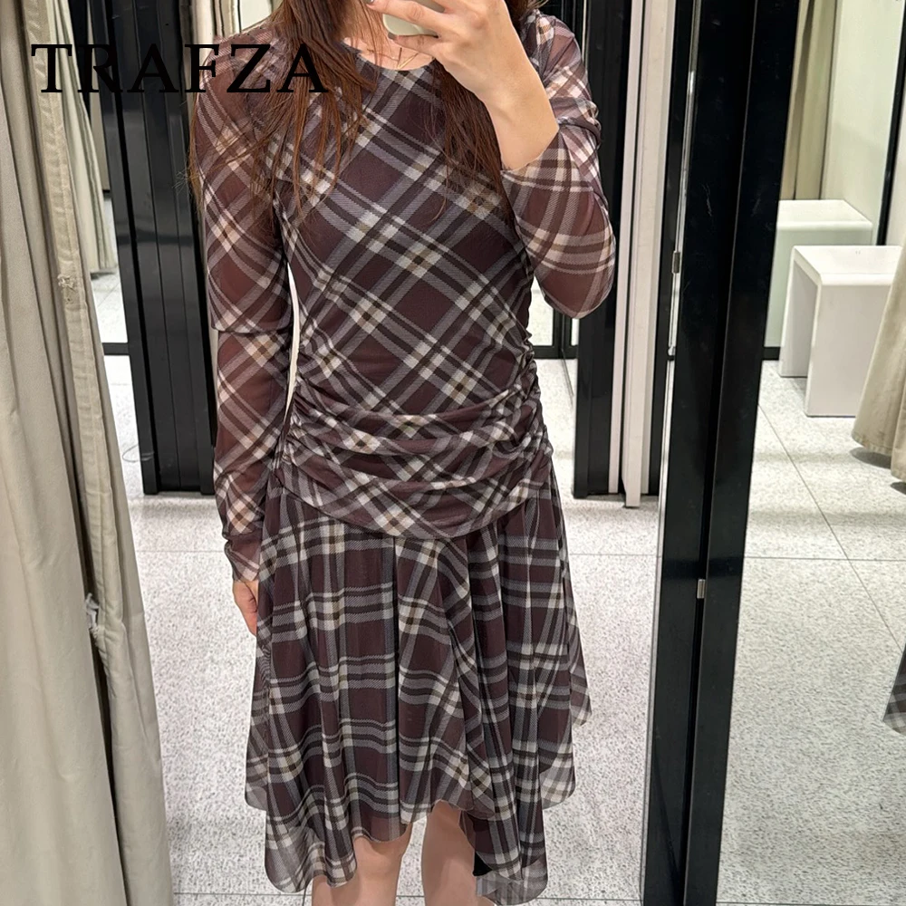 TRAFZA Chic Plaid Pleated Women Dresses Fashion 2025 Tulle Irregular Drapped Dress Sexy Club O-Neck Long Sleeve Female Vestido
TRAFZA Chic Plaid Pleated Women Dresses Fashion 2025 Tulle Irregular Drapped Dress Sexy Club O-Neck Long Sleeve Female Vestido