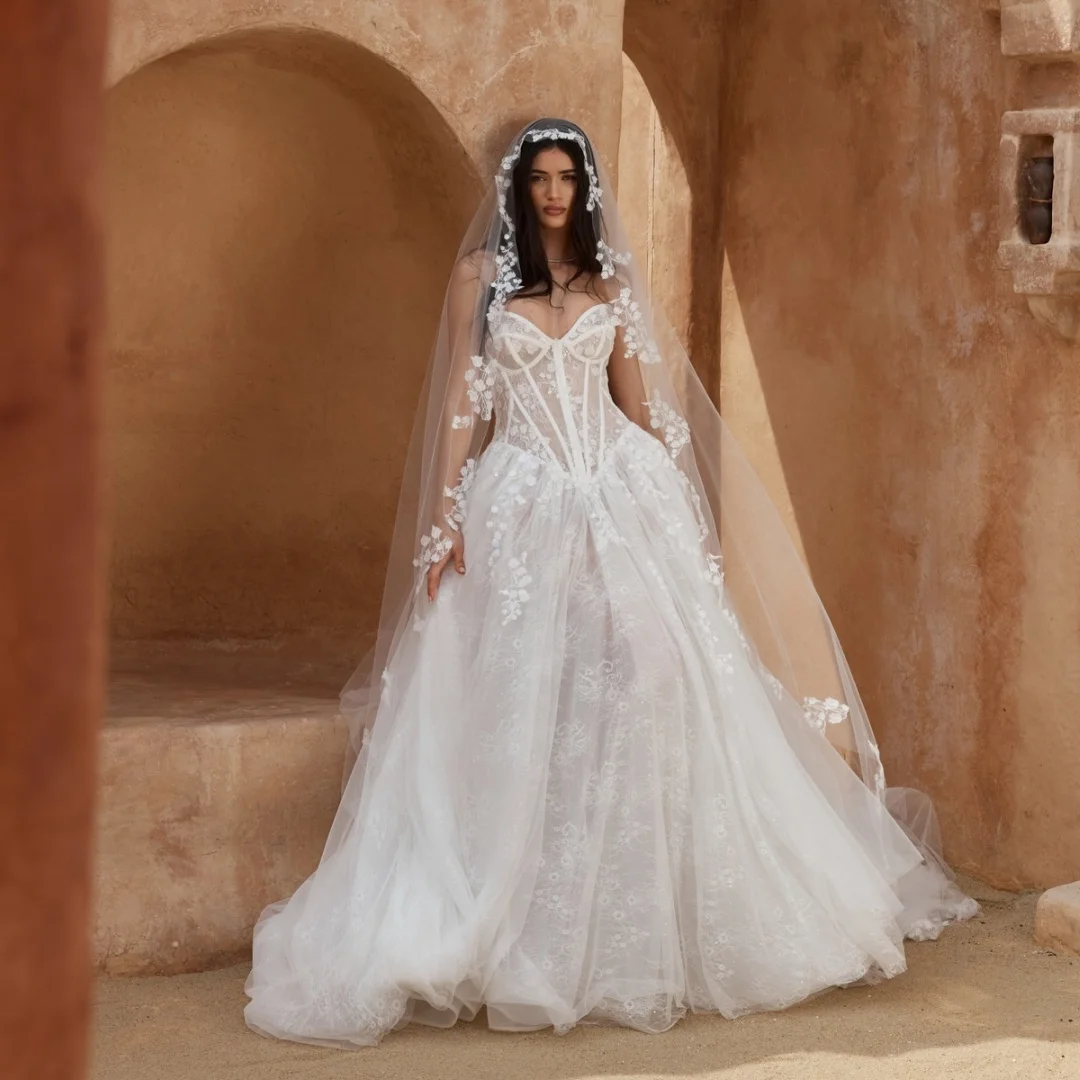 Princess Sweetheart Wedding Dresses Lace Corset Vintage Bridal Gown Sweep Train Exquisite robe de mariée Customized
Princess Sweetheart Wedding Dresses Lace Corset Vintage Bridal Gown Sweep Train Exquisite robe de mariée Customized