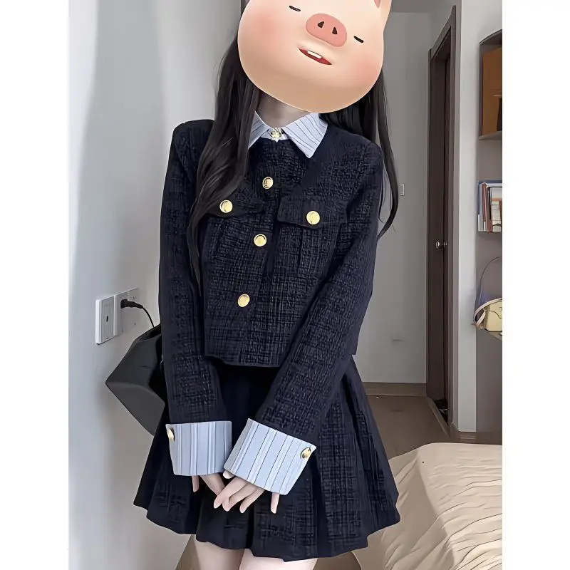 Fashionable Korean Style Short Pleated Skirt Set High Waist Slimming Outerwear and Innerwear Ensemble Elegant Skirt Set
Fashionable Korean Style Short Pleated Skirt Set High Waist Slimming Outerwear and Innerwear Ensemble Elegant Skirt Set