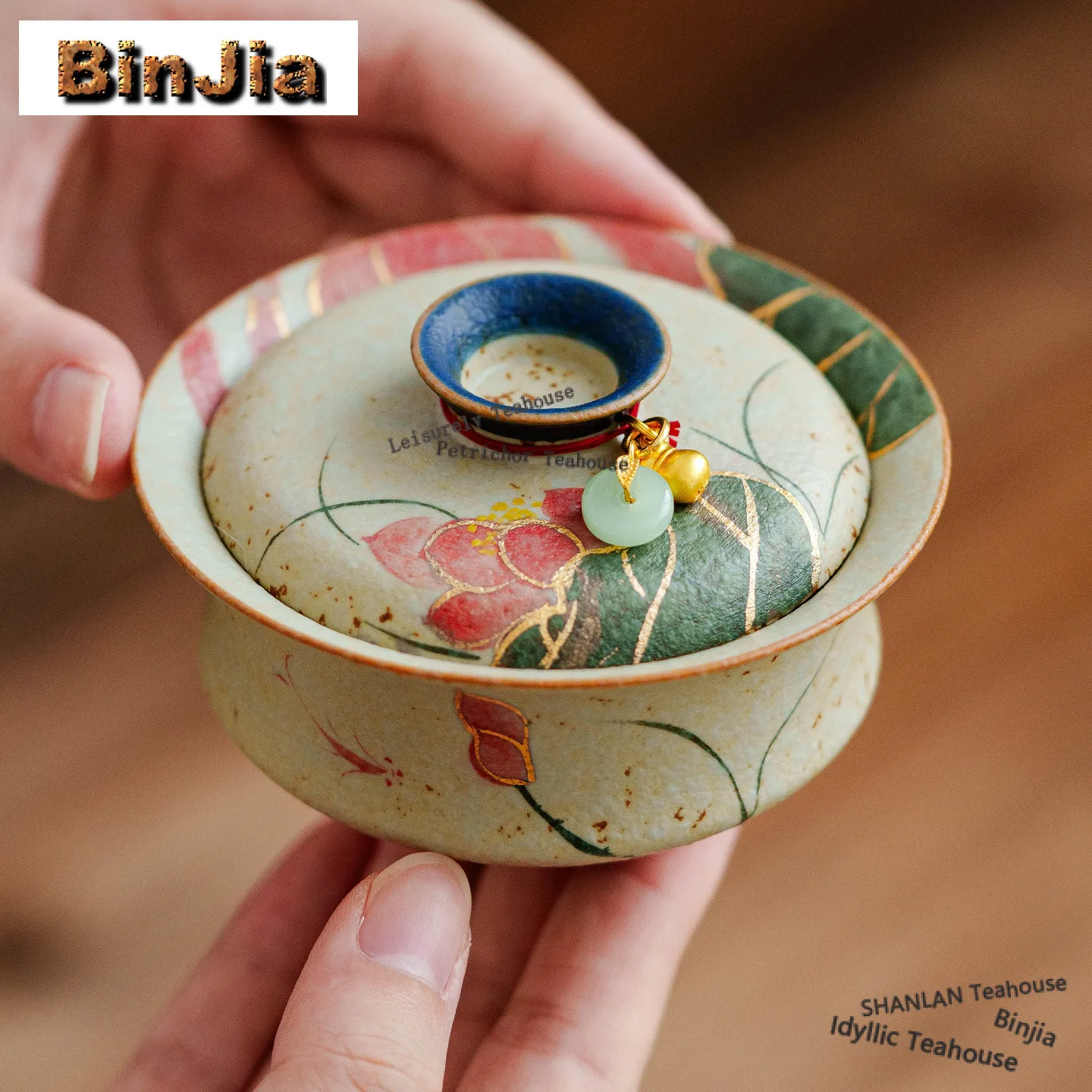 150 мл ручная роспись кои играет с лотосом Гайвань ретро чайная чаша с крышкой комплект чайник крышка миска для украшения чая
150 мл ручная роспись кои играет с лотосом Гайвань ретро чайная чаша с крышкой комплект чайник крышка миска для украшения чая