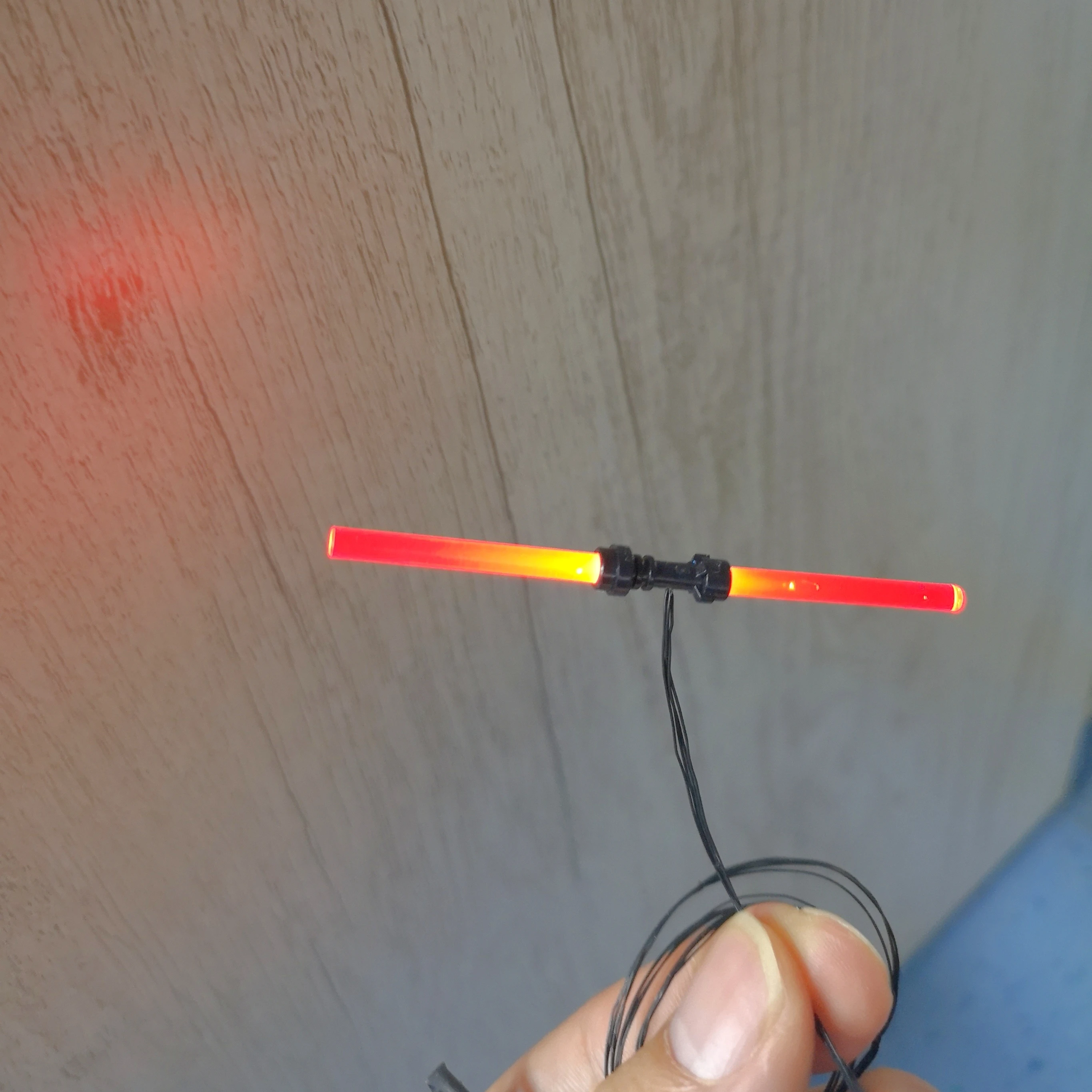 Kyglaring DIY Custom Led Double Bladed Lightsaber for lego light up your blocks set
Kyglaring DIY Custom Led Double Bladed Lightsaber for lego light up your blocks set