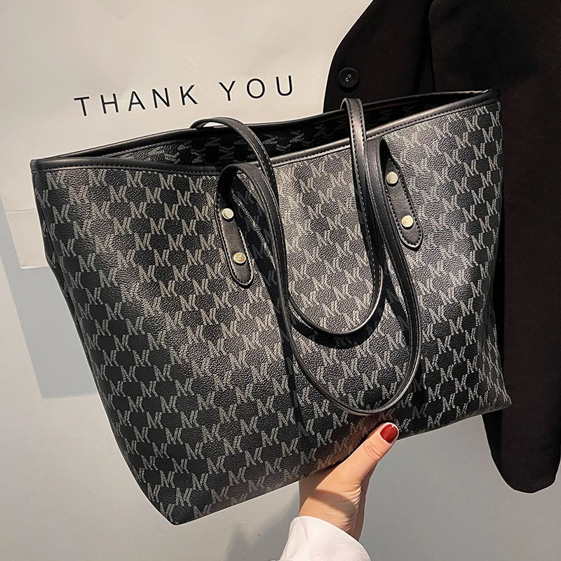 Fashion Designer Bag High-quality Large-capacity Bag Niche Wild Commuter Bag New Trendy Texture Portable Tote Bag Large Bag
Fashion Designer Bag High-quality Large-capacity Bag Niche Wild Commuter Bag New Trendy Texture Portable Tote Bag Large Bag