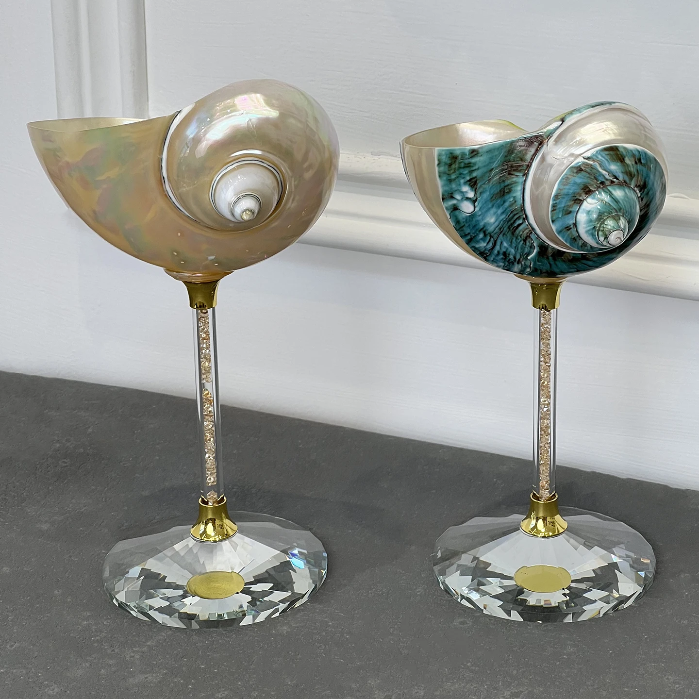 Luxury Nature Conch Shell Wine Cup with Glass Steam Champagne Goblet Tabletop Decoration Ornament
Luxury Nature Conch Shell Wine Cup with Glass Steam Champagne Goblet Tabletop Decoration Ornament