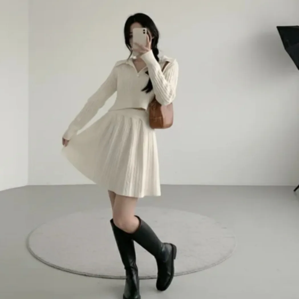 Корейский комплект в стиле колледж-шик: вязаный топ с воротником и юбка, комплект из двух предметов, женский, с длинными рукавами, стандартной длины, с воротником
Корейский комплект в стиле колледж-шик: вязаный топ с воротником и юбка, комплект из двух предметов, женский, с длинными рукавами, стандартной длины, с воротником