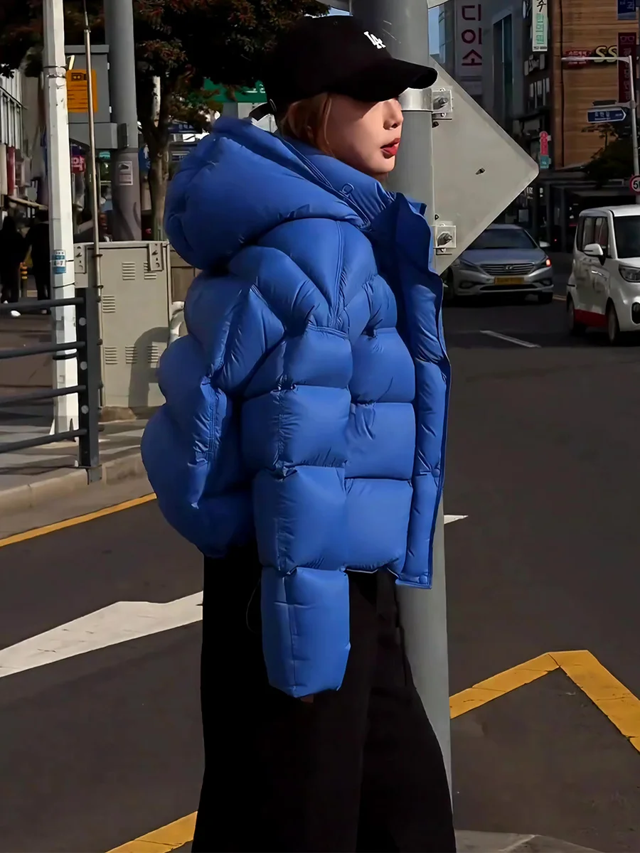 Синяя утепленная женская куртка-пуховик с белым пухом, свободного кроя, ветрозащитная, для повседневной носки
Синяя утепленная женская куртка-пуховик с белым пухом, свободного кроя, ветрозащитная, для повседневной носки