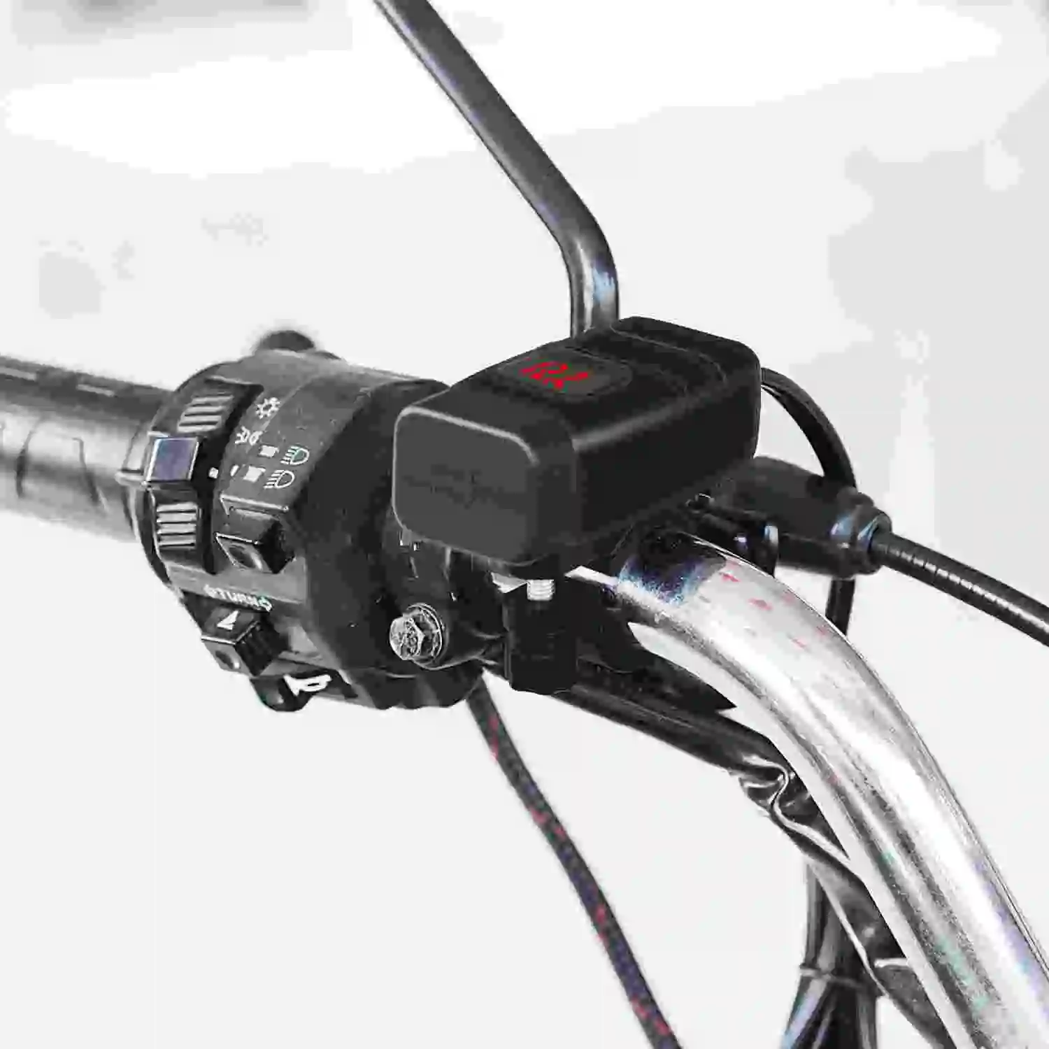 Waterproof USB Motorcycle Charger Fast Dual Charging With OnOff Switch Fast Charger Power Adapter Socket Cycling Accessories
Waterproof USB Motorcycle Charger Fast Dual Charging With OnOff Switch Fast Charger Power Adapter Socket Cycling Accessories