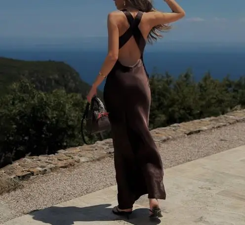 Women's Fashion Dress Latest Elegant Sexy 2025 Autumn New Solid Color Sleeveless V-Neck Hanging Neck Backless Slim Fit Dress
Women's Fashion Dress Latest Elegant Sexy 2025 Autumn New Solid Color Sleeveless V-Neck Hanging Neck Backless Slim Fit Dress