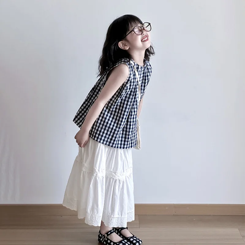 Korean Version of Girls' Summer New Plaid Sleeveless Top 2025 Versatile Solid Color Lace Skirt Stylish Two-piece Set
Korean Version of Girls' Summer New Plaid Sleeveless Top 2025 Versatile Solid Color Lace Skirt Stylish Two-piece Set