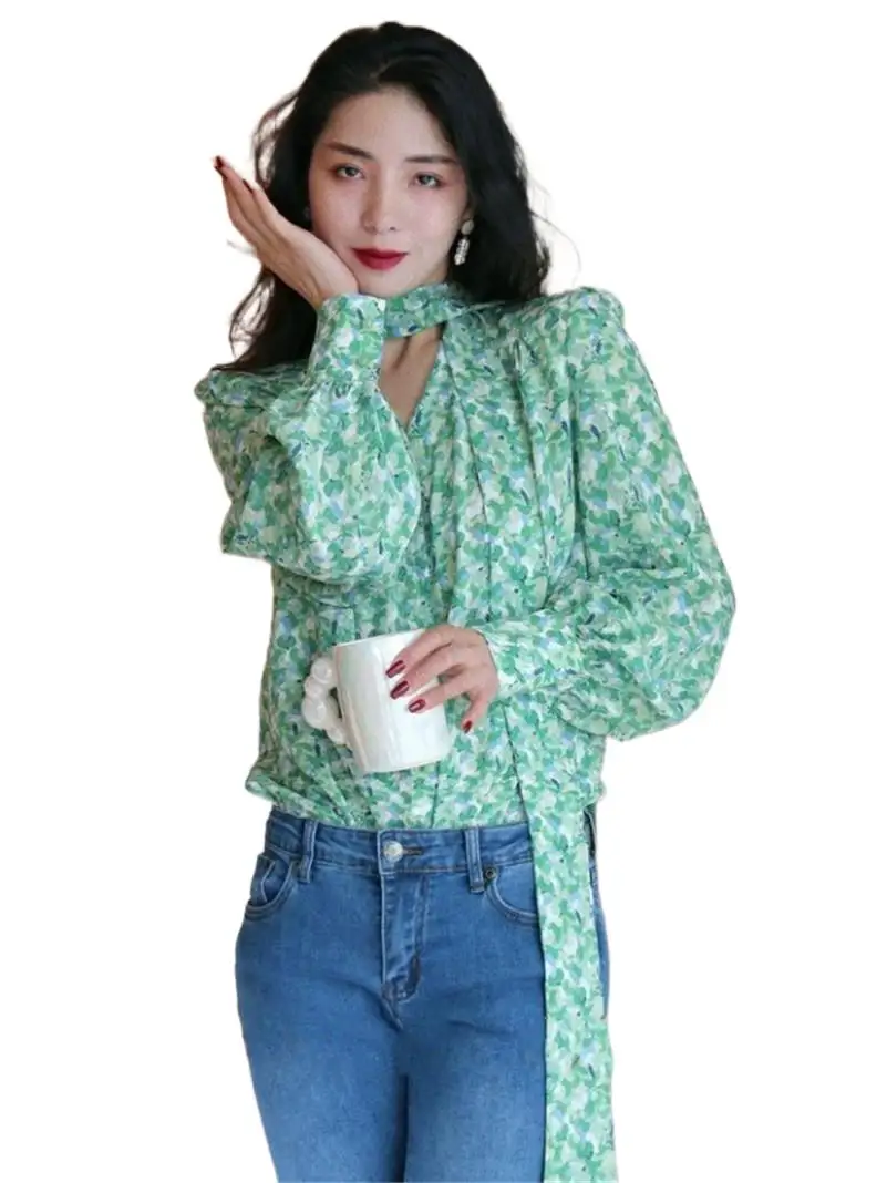 New Women Spring Fresh Green Print V-Neck Design Sense Collar Tie Office Lady Lightweight Temperament Chic Casual Shirts Blouses
New Women Spring Fresh Green Print V-Neck Design Sense Collar Tie Office Lady Lightweight Temperament Chic Casual Shirts Blouses