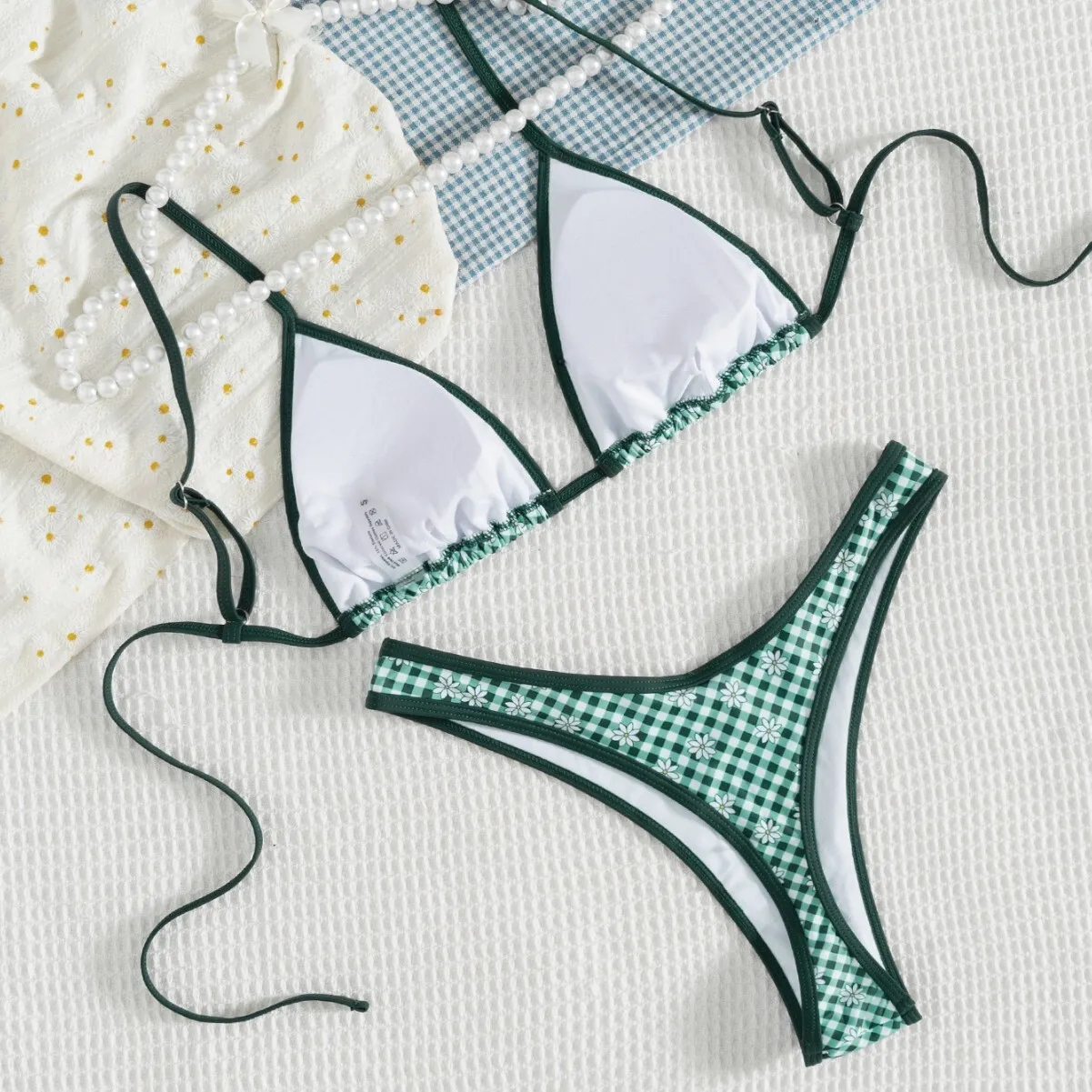 Bikini Split Solid Color Daisy Trimmed High Cut Thong, Premium Swimsuit Set For Women
Bikini Split Solid Color Daisy Trimmed High Cut Thong, Premium Swimsuit Set For Women