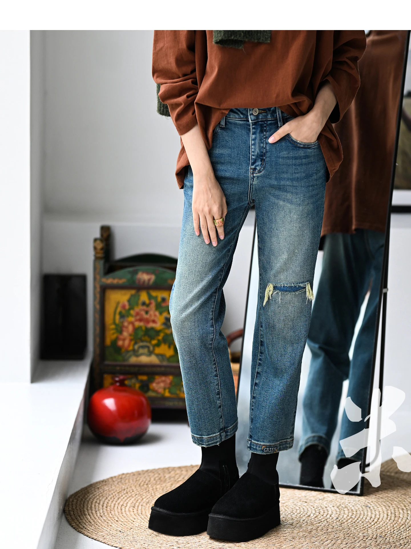 Casual High Waist Cotton Stretch Denim Jeans Women's N8833 Straight Legged Aged Look Eighteen Inches 2026 Spring Collection
Casual High Waist Cotton Stretch Denim Jeans Women's N8833 Straight Legged Aged Look Eighteen Inches 2026 Spring Collection
