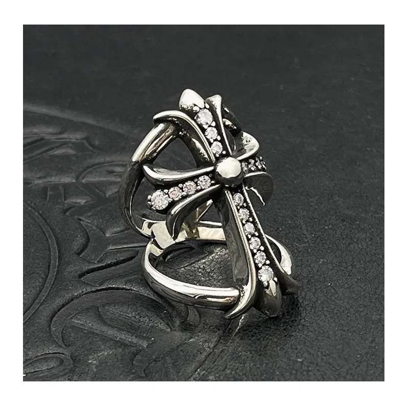 Trendy Jewelry Men's Medieval Thai Silver Retro Diamond-encrusted Large Cross Hollow Ring Niche High-end Sense Does Not Fade
Trendy Jewelry Men's Medieval Thai Silver Retro Diamond-encrusted Large Cross Hollow Ring Niche High-end Sense Does Not Fade